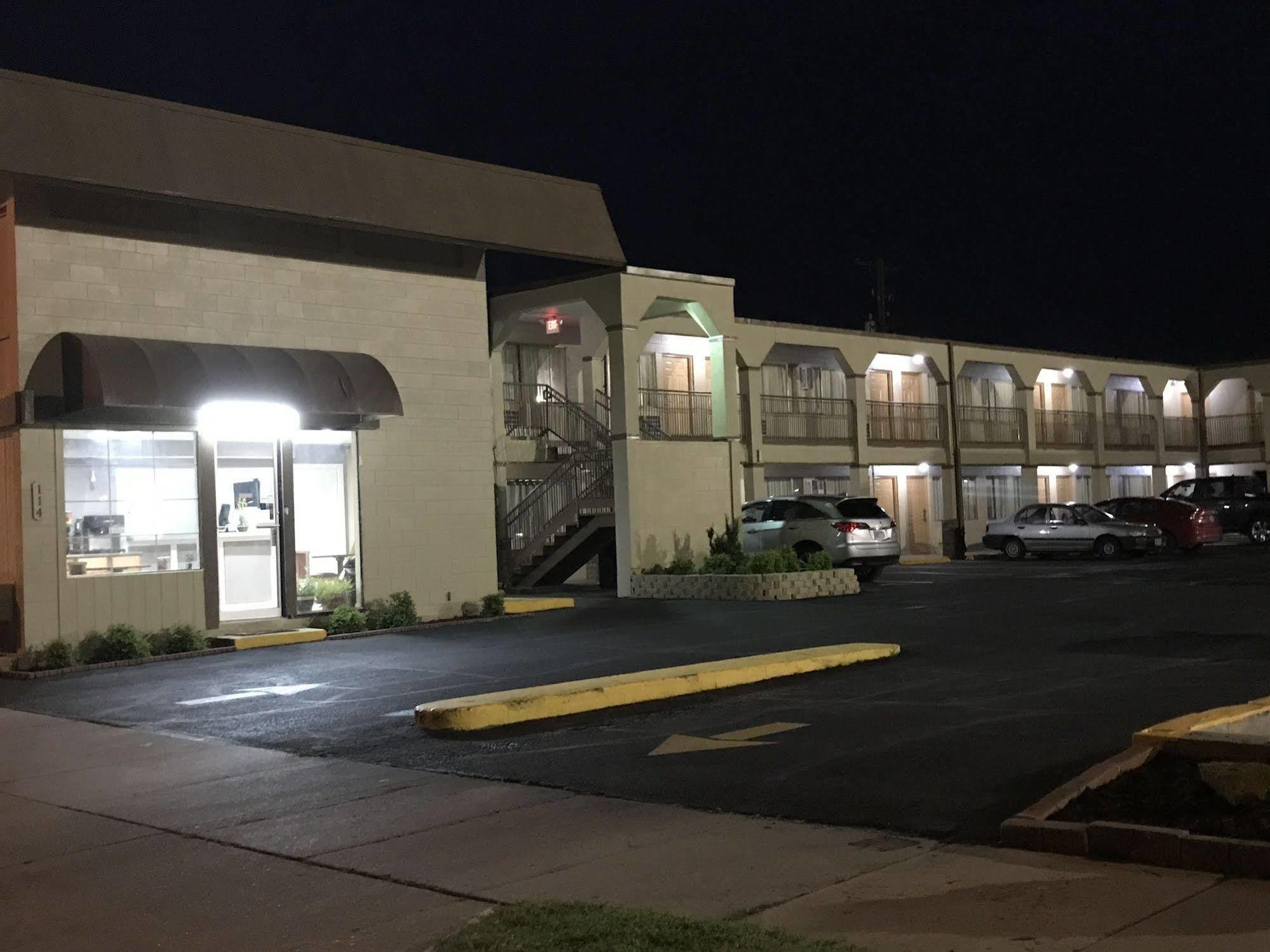 Hutchinson Inn Εξωτερικό φωτογραφία