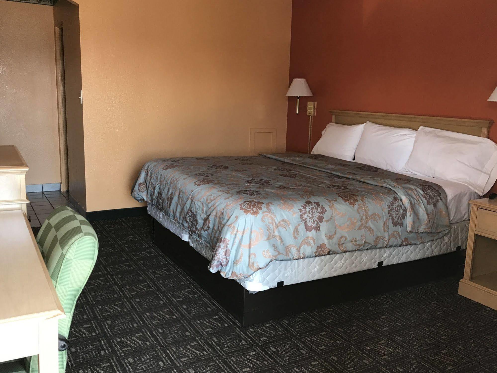 Hutchinson Inn Εξωτερικό φωτογραφία