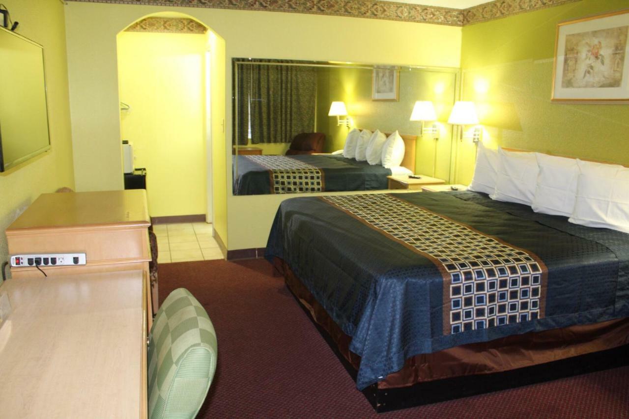 Hutchinson Inn Εξωτερικό φωτογραφία