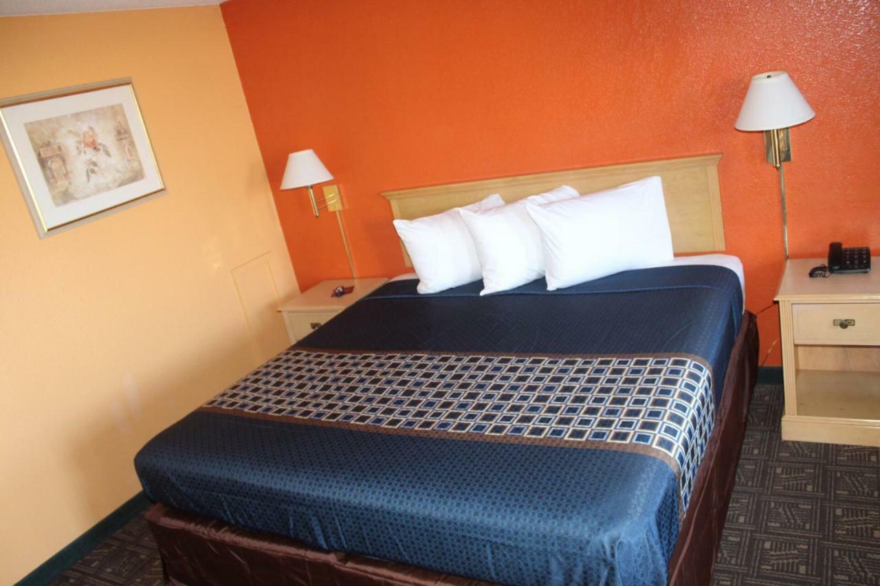 Hutchinson Inn Εξωτερικό φωτογραφία