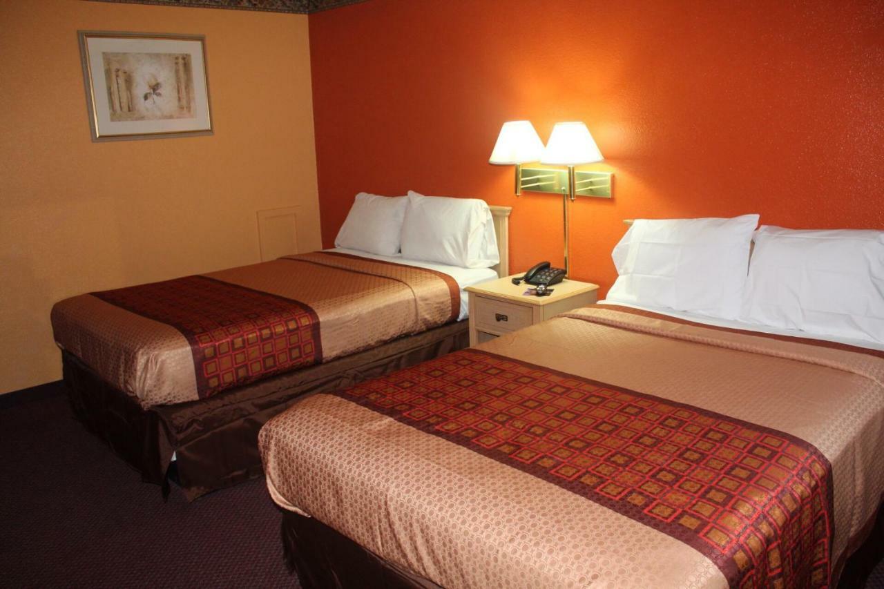 Hutchinson Inn Εξωτερικό φωτογραφία