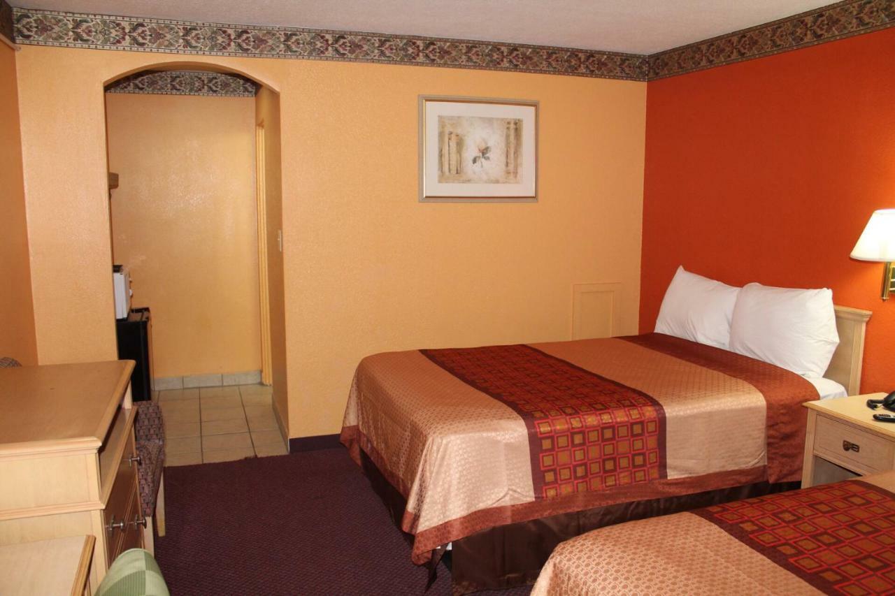 Hutchinson Inn Εξωτερικό φωτογραφία