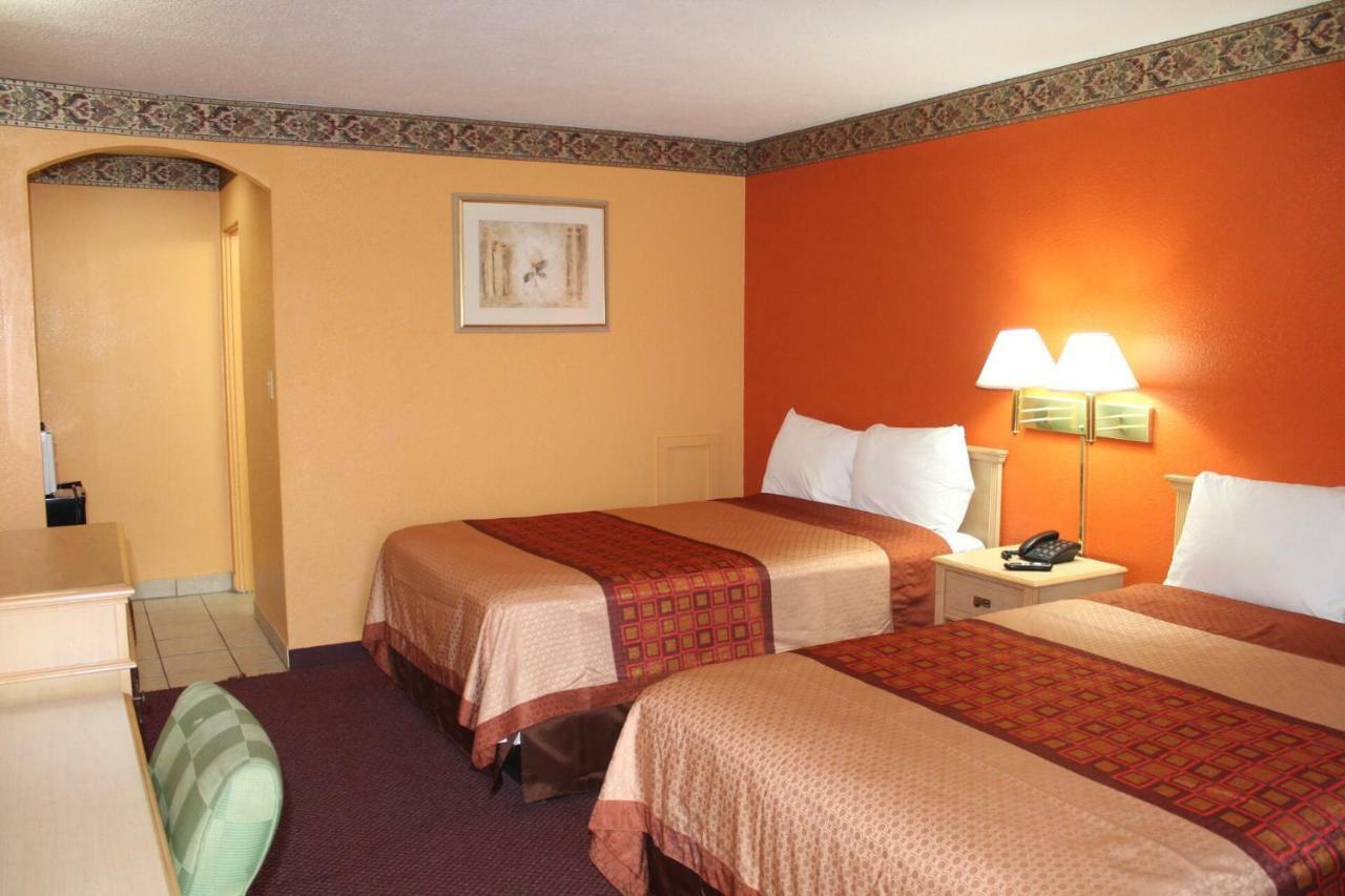 Hutchinson Inn Εξωτερικό φωτογραφία